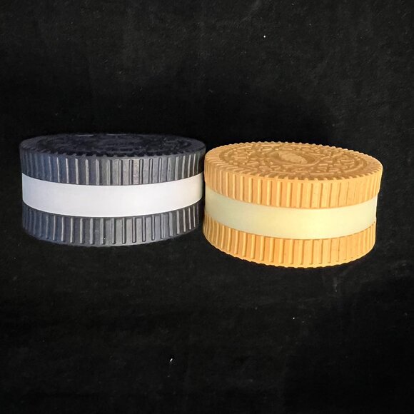 Oreo Shaped Herb Grinder NIB Set of 2 - Picture 3 of 3